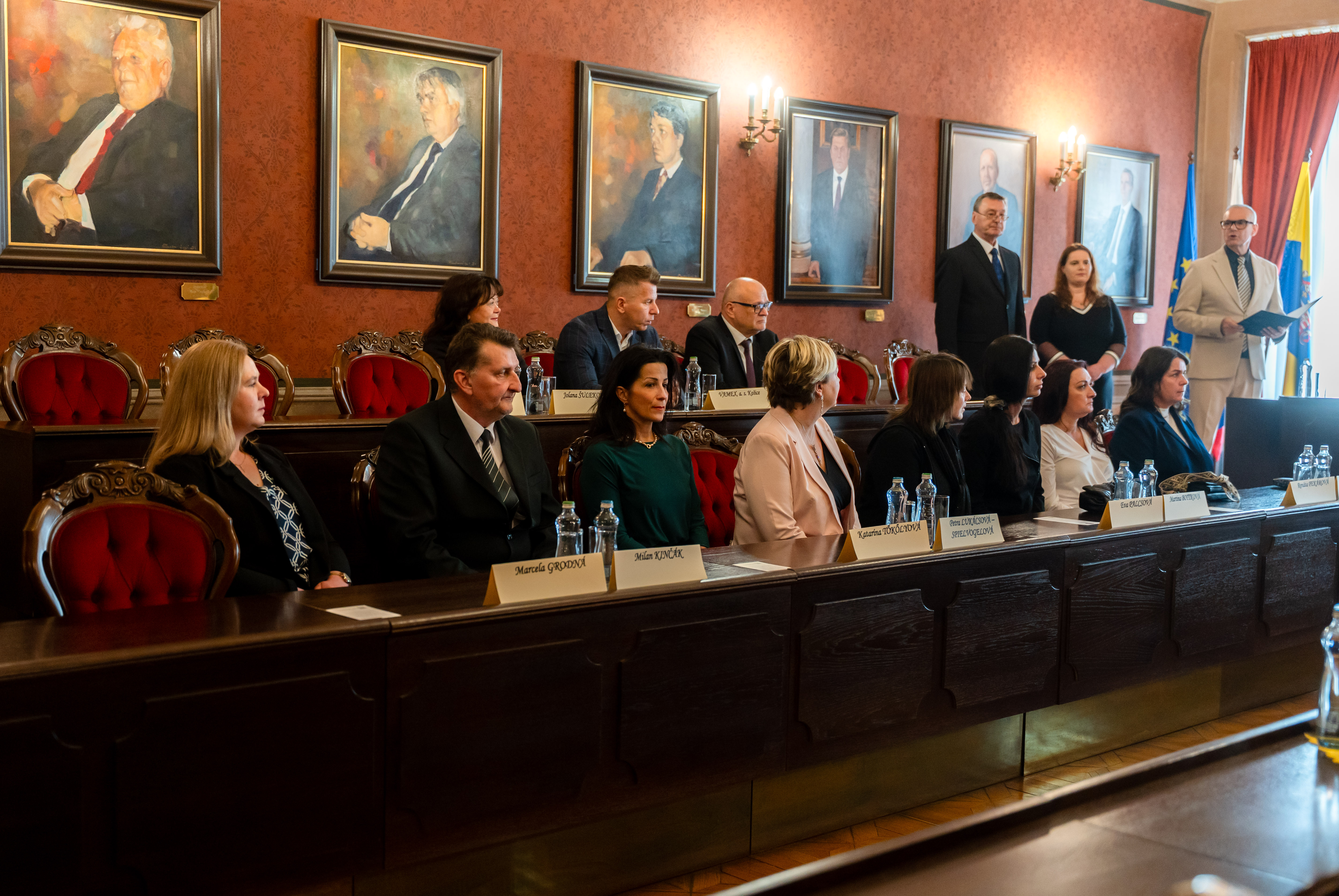 SLAVNOSTNY CEREMONIAL - Magistratu mesta Kosice socialnym pracovnikom Srdce pre Kosice-1-2